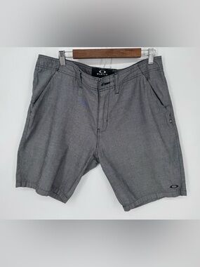 Oakley Men's Charcoal Flat-Front Casual Shorts Size 36 Slim Fit 100% Cotton